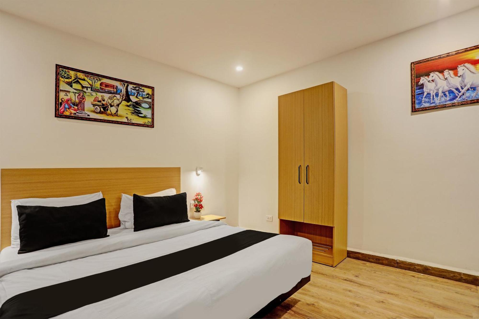 Super Townhouse Swain Heritage Bhubaneswar Exterior photo