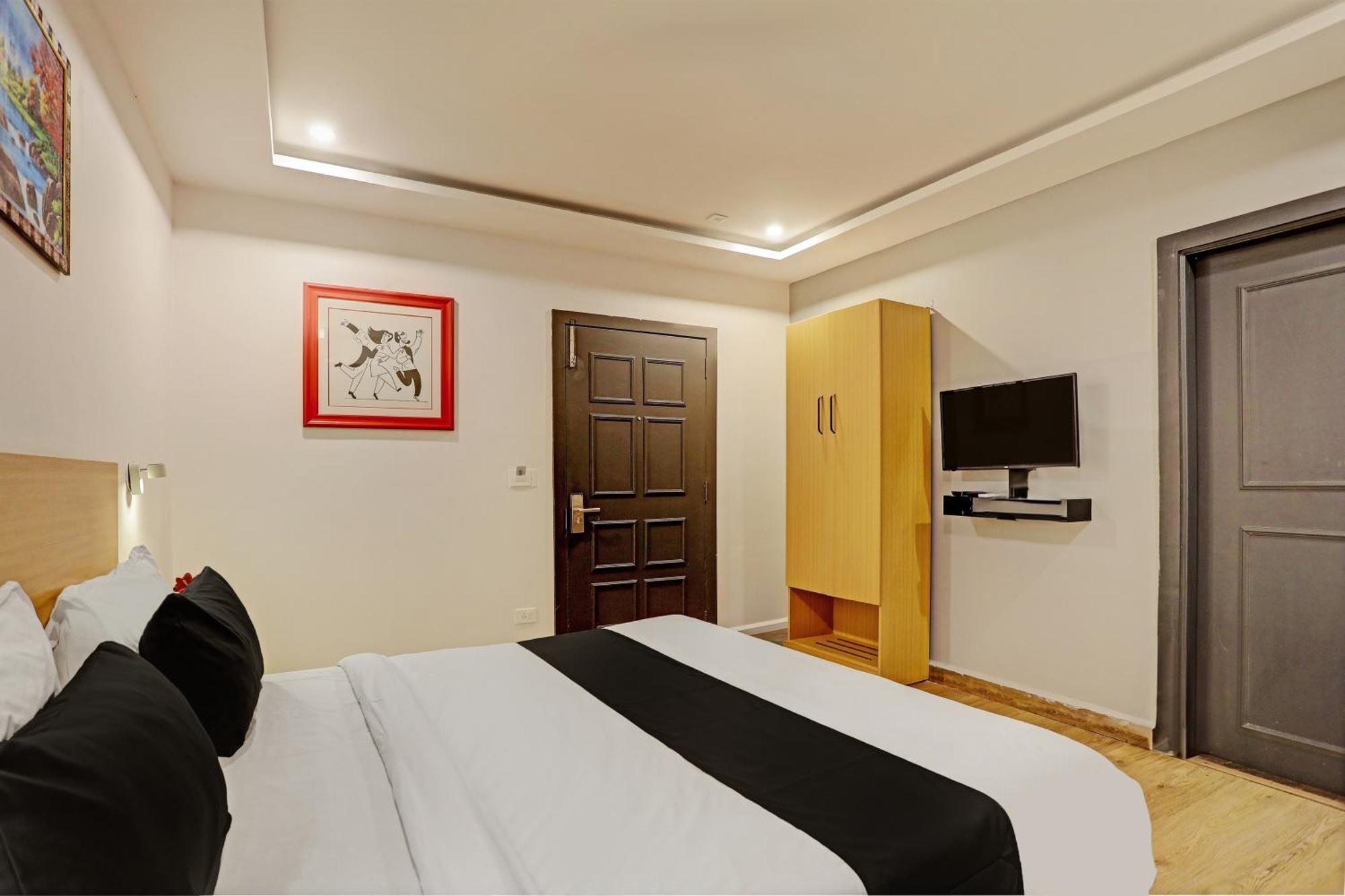 Super Townhouse Swain Heritage Bhubaneswar Exterior photo